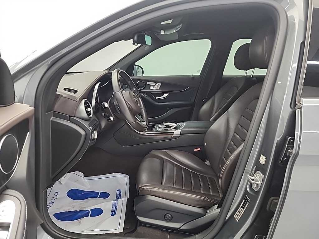 Mercedes Benz GLC Class - Vista 11