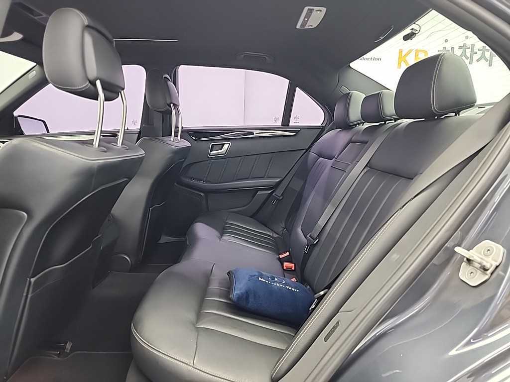 Mercedes Benz E class - Vista 12