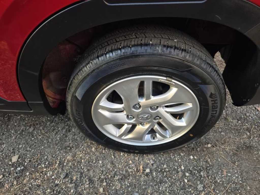 HYUNDAI Venue - Vista 8