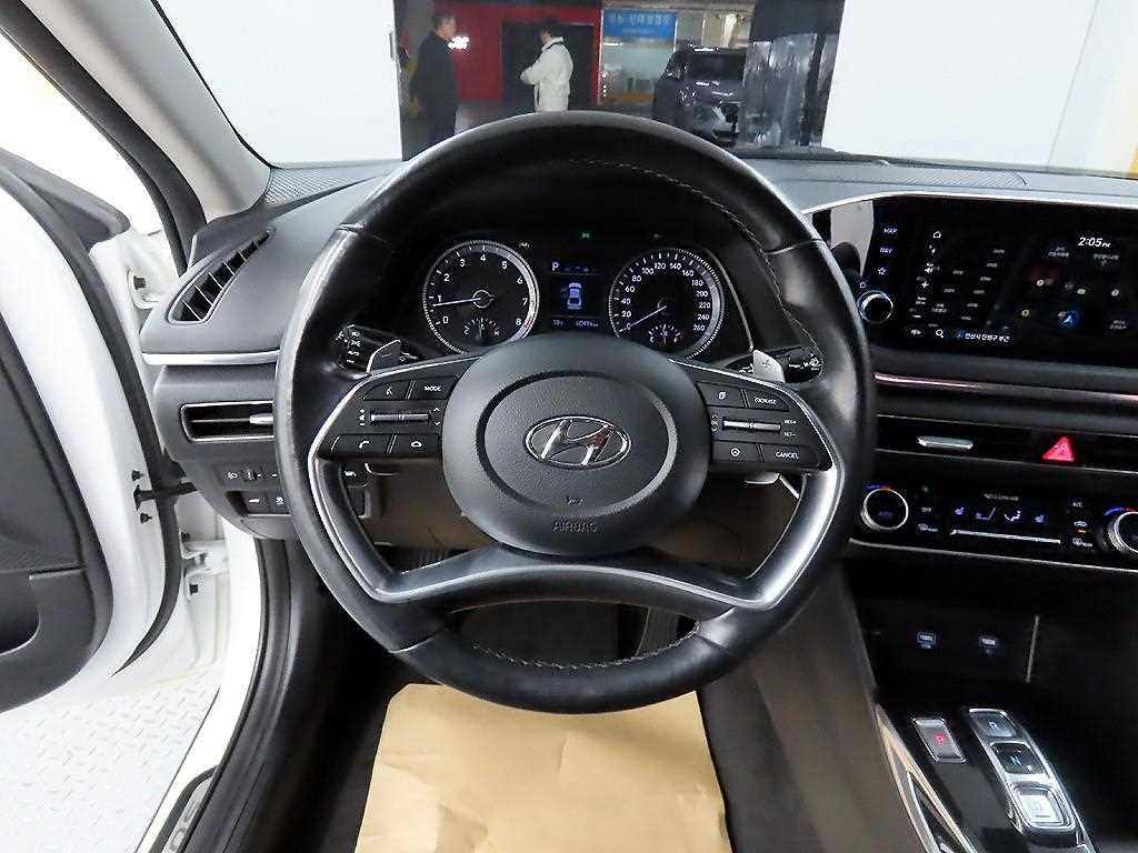 HYUNDAI Sonata - Vista 9