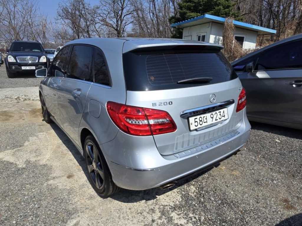 Mercedes Benz B Class (MY B) - Vista 6