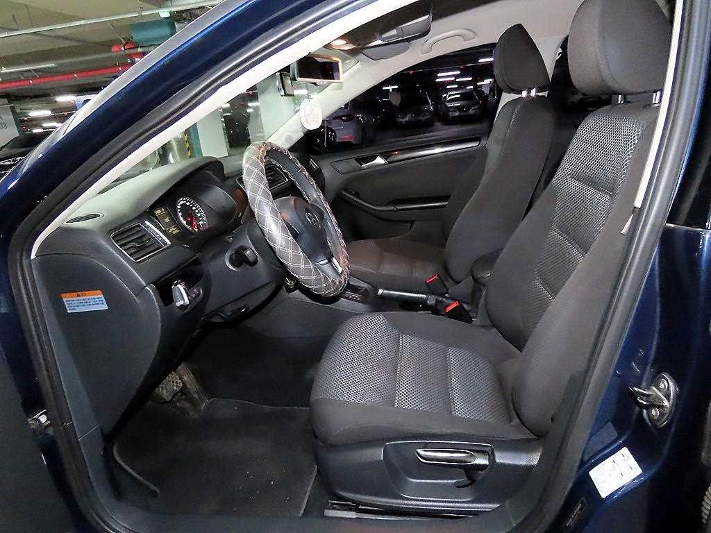 Volkswagen Jetta - Vista 6