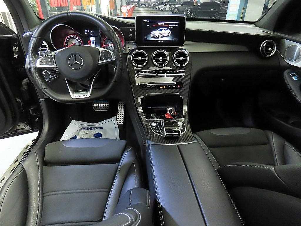 Mercedes Benz GLC Class - Vista 10