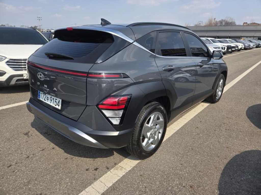 HYUNDAI Kona - Vista 4