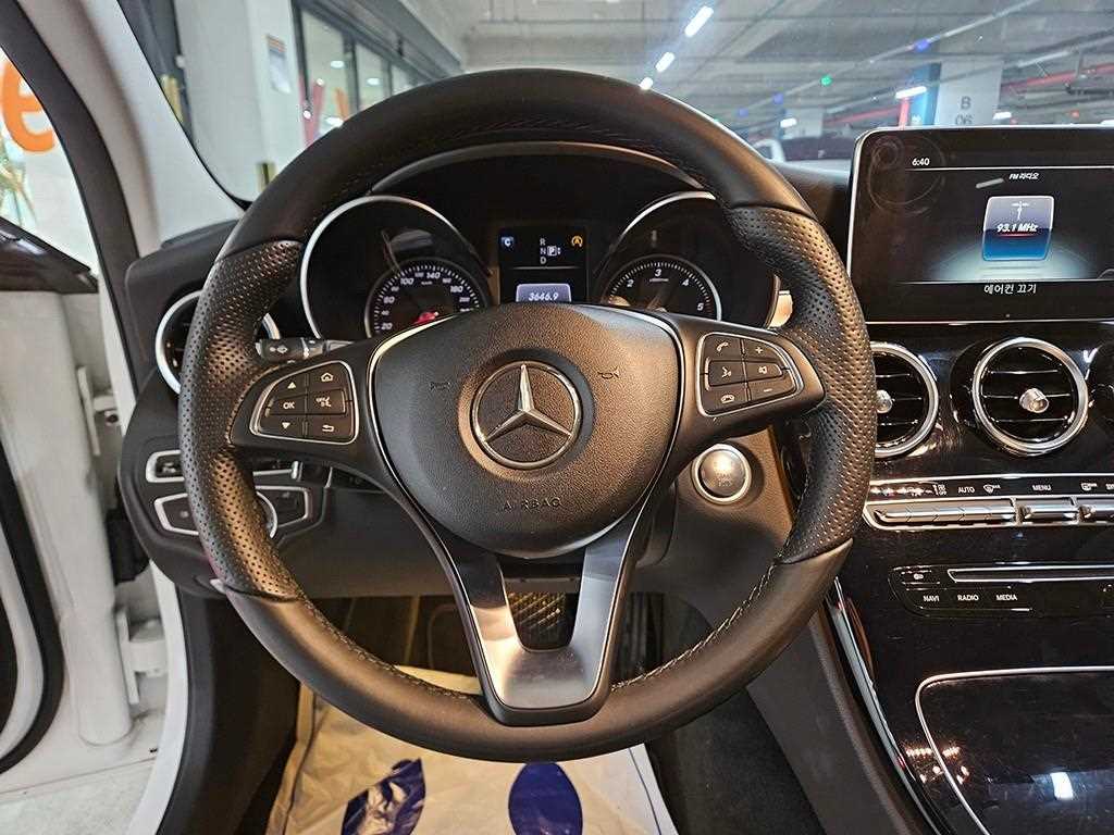 Mercedes Benz C Class - Vista 9