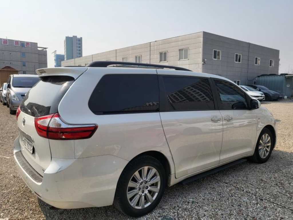 Toyota Siena - Vista 4