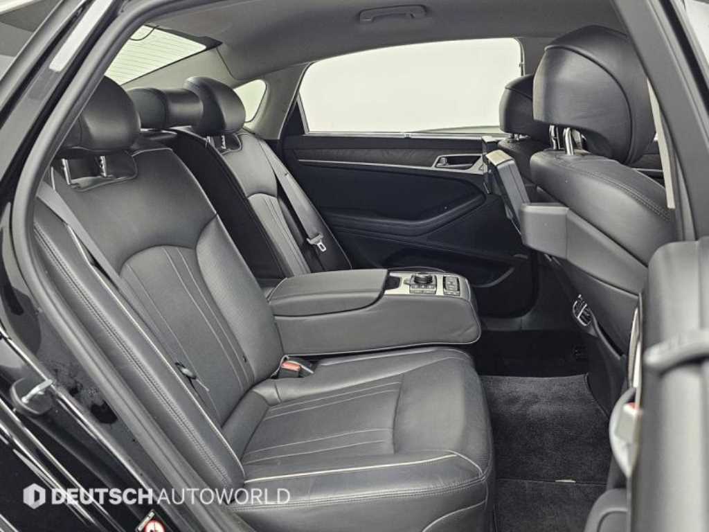 Genesis G80 - Vista 10