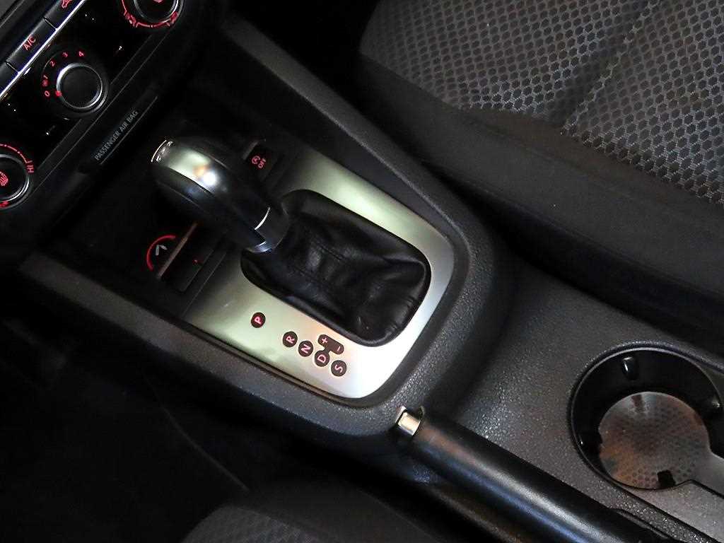 Volkswagen Jetta - Vista 12