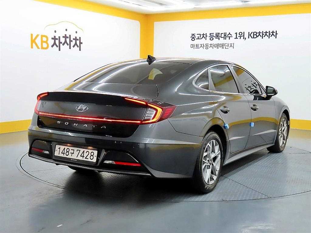 HYUNDAI Sonata - Vista 4