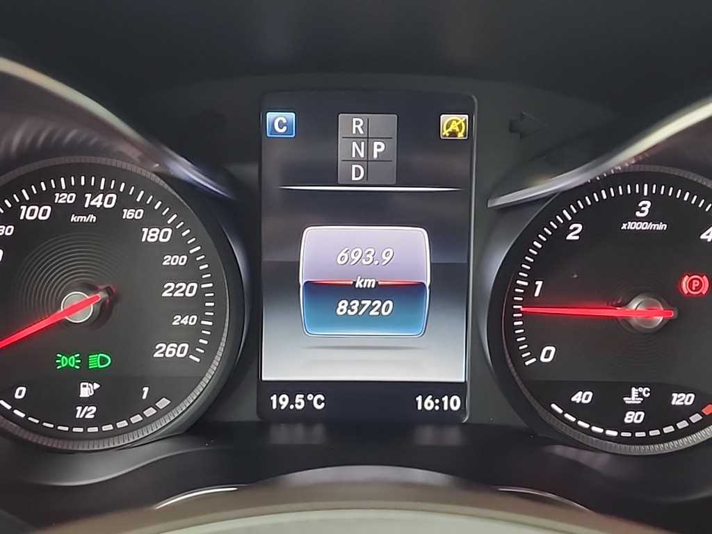 Mercedes Benz GLC Class - Vista 6