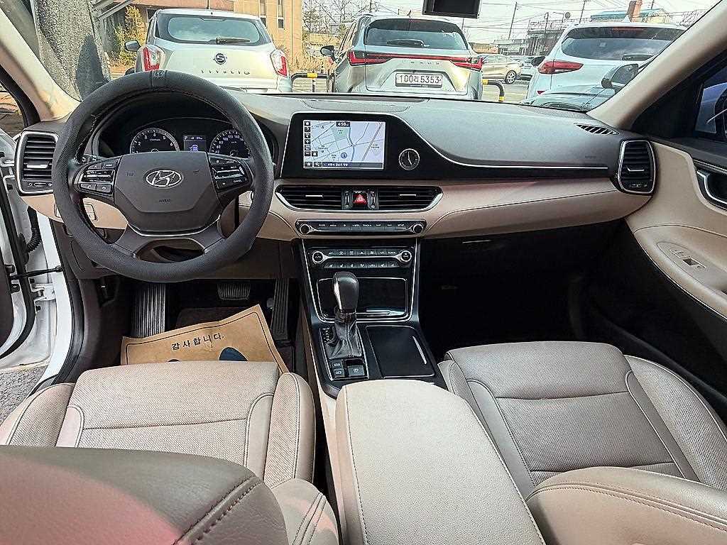 HYUNDAI Grandeur - Vista 5