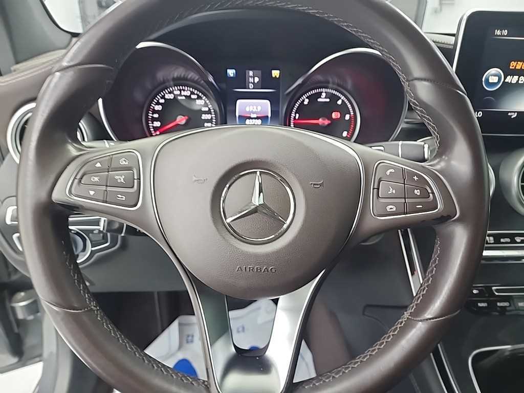 Mercedes Benz GLC Class - Vista 9