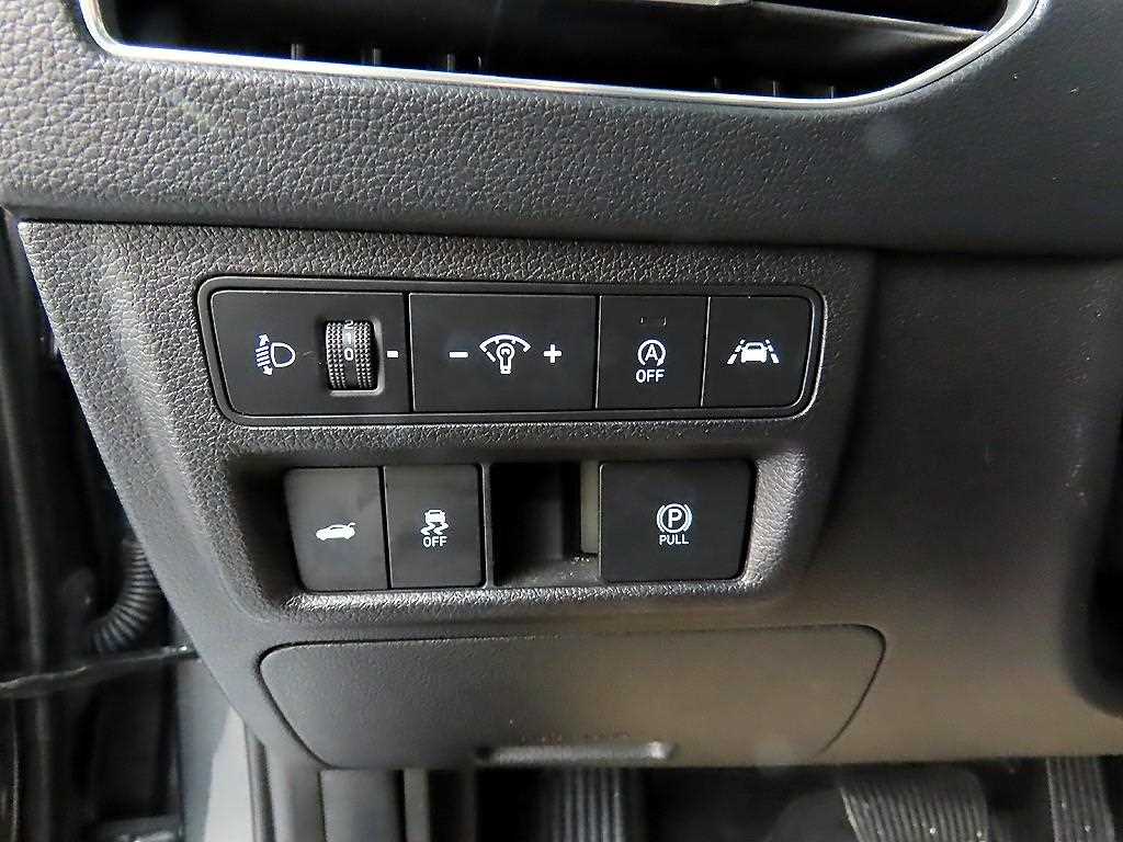 HYUNDAI Sonata - Vista 12