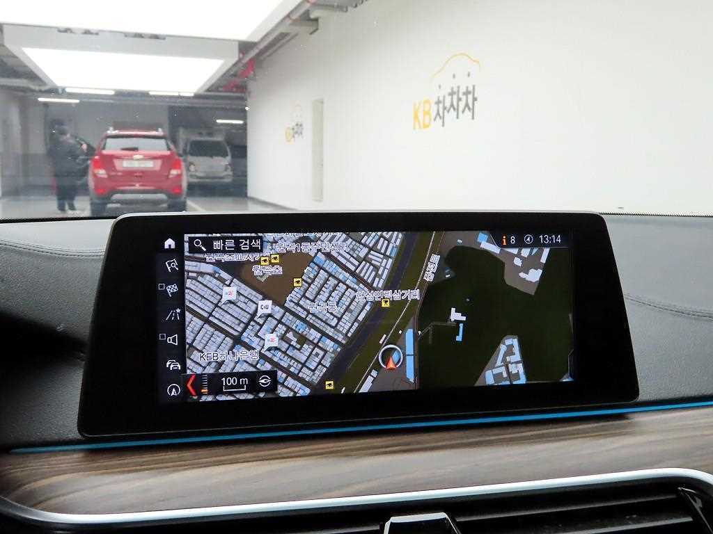 BMW 5 Series - Vista 8