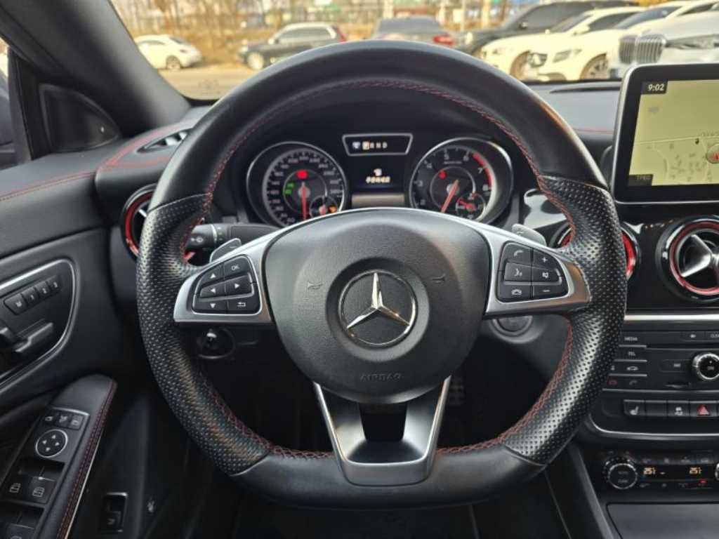 Mercedes Benz CLA Class - Vista 10