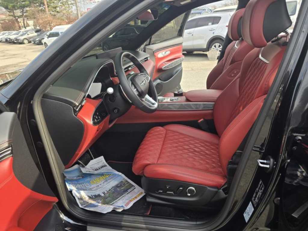 Genesis GV70 - Vista 8