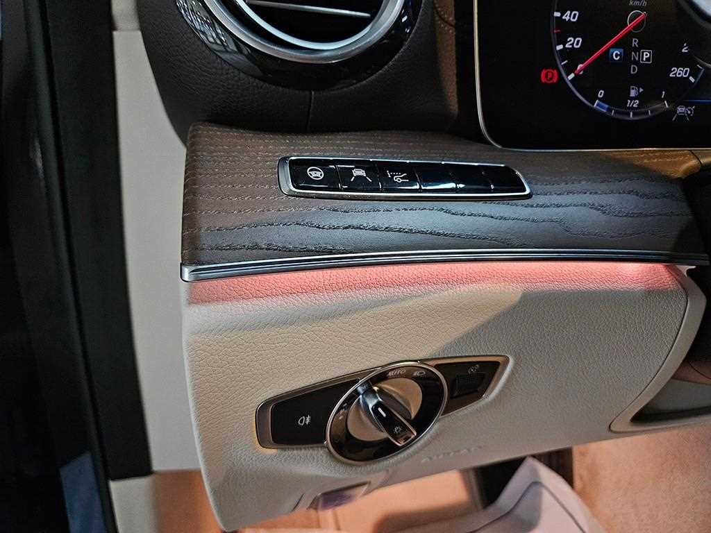 Mercedes Benz E class - Vista 10