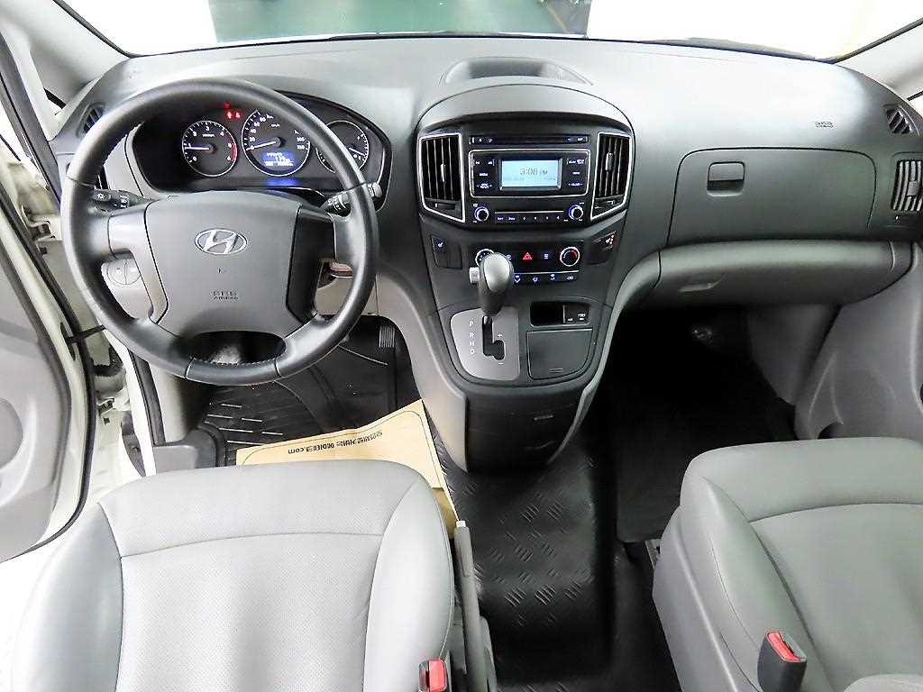 HYUNDAI Starex - Vista 7