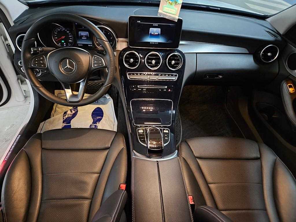 Mercedes Benz C Class - Vista 8