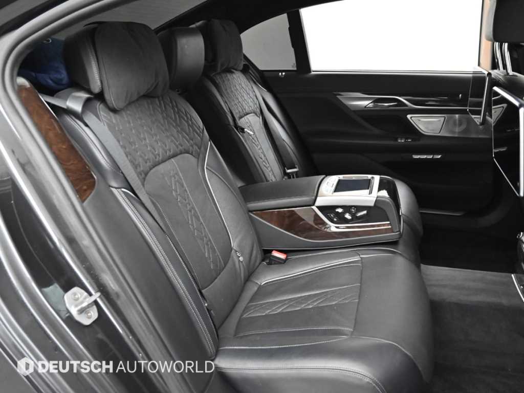 BMW 7 Series - Vista 12