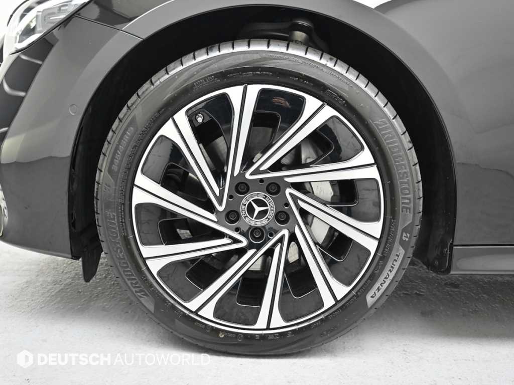 Mercedes Benz E class - Vista 5