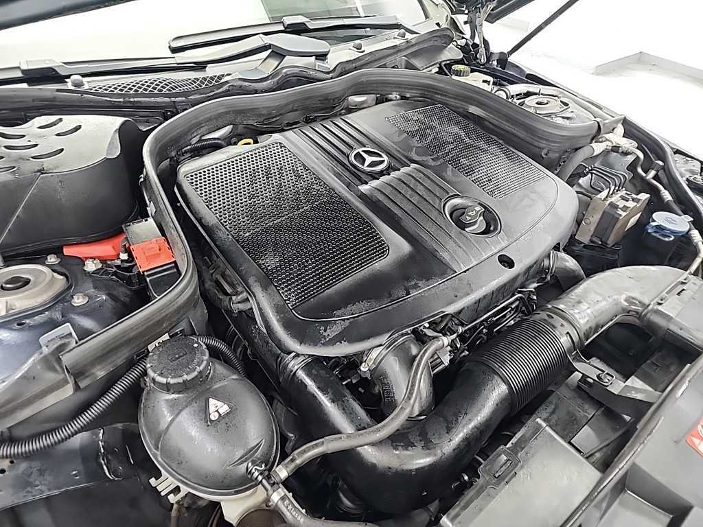 Mercedes Benz E class - Vista 5