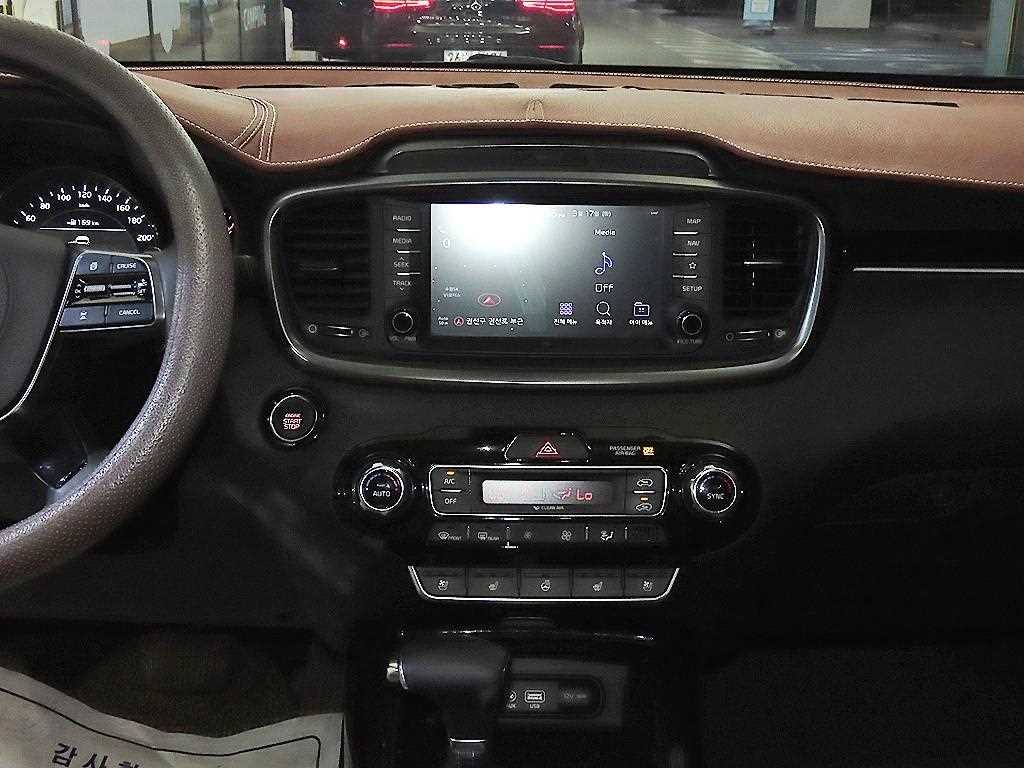 KIA Sorento - Vista 11