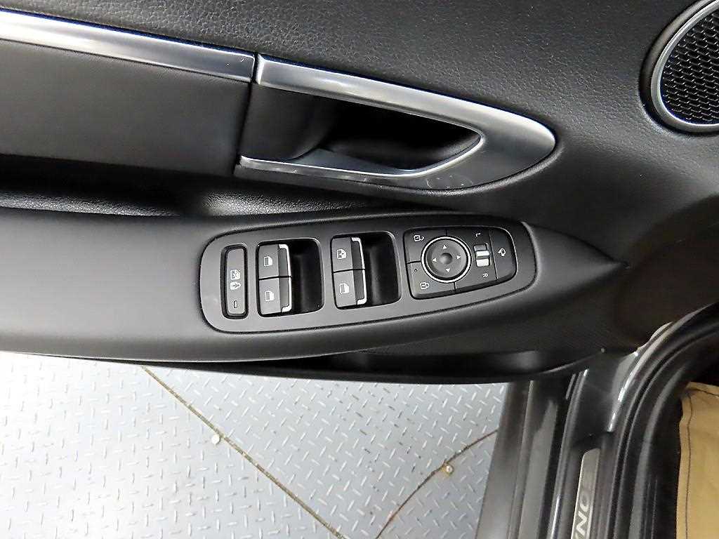 HYUNDAI Sonata - Vista 11