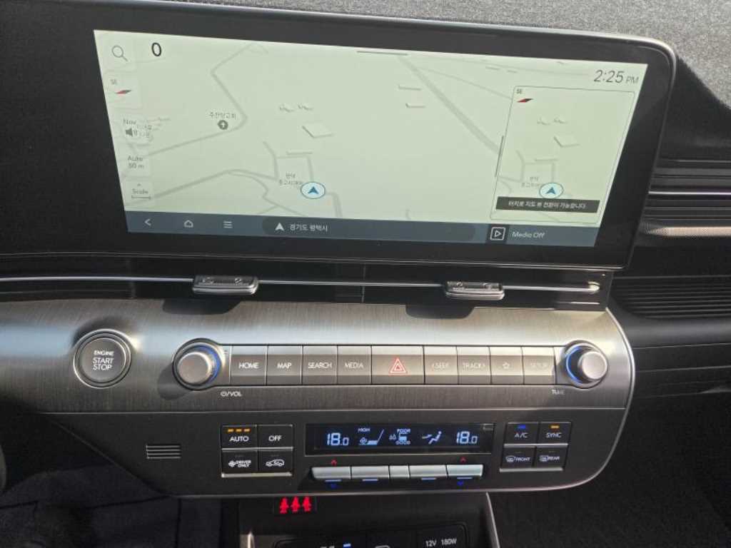 HYUNDAI Kona - Vista 7