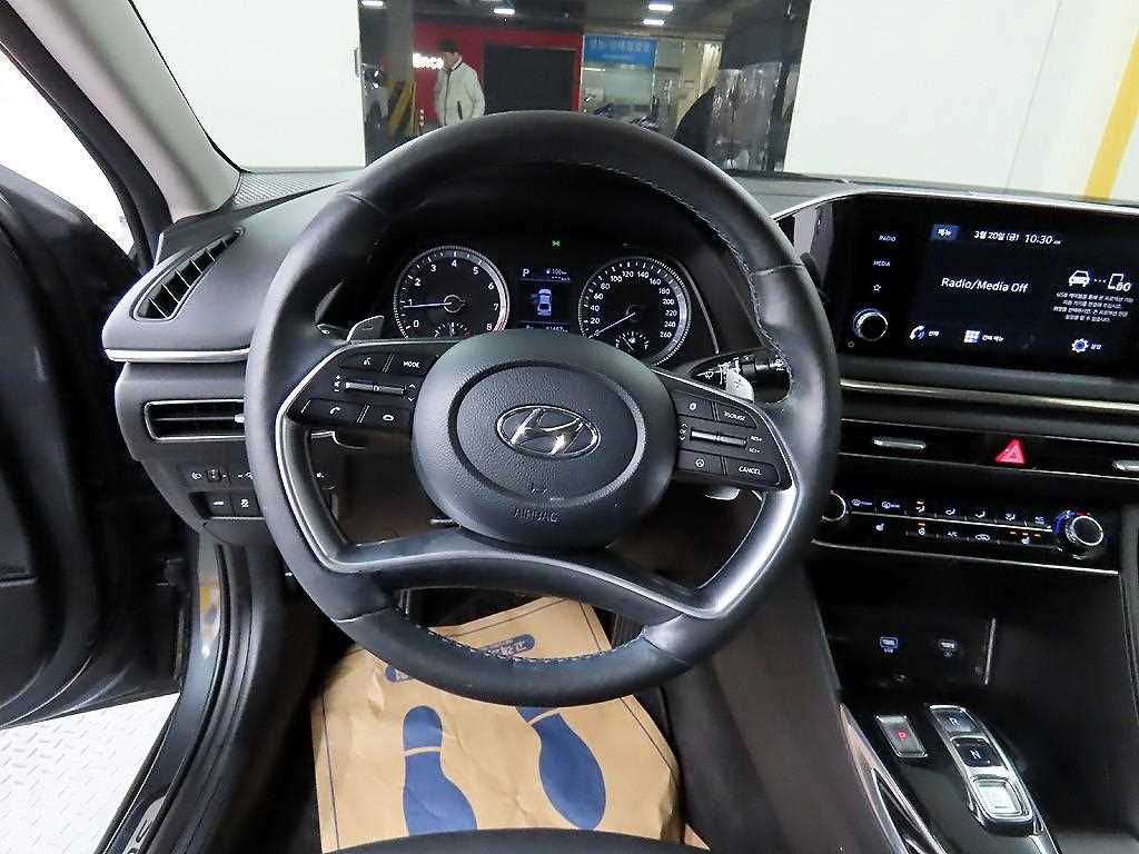 HYUNDAI Sonata - Vista 9