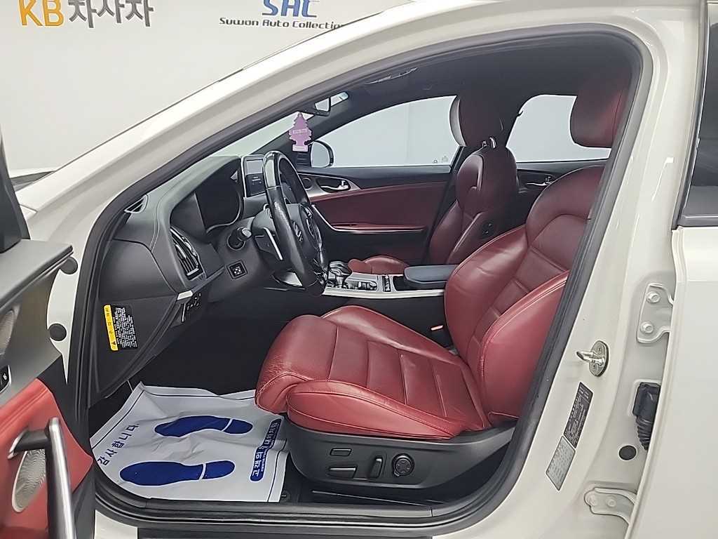 KIA Stinger - Vista 11