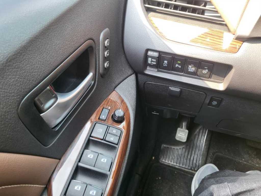 Toyota Siena - Vista 8