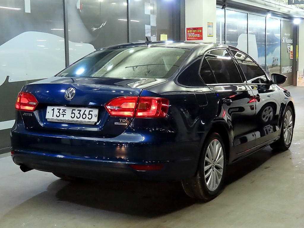 Volkswagen Jetta - Vista 4