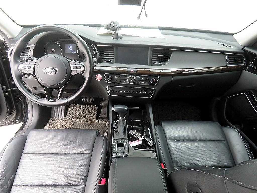 KIA K7 - Vista 9