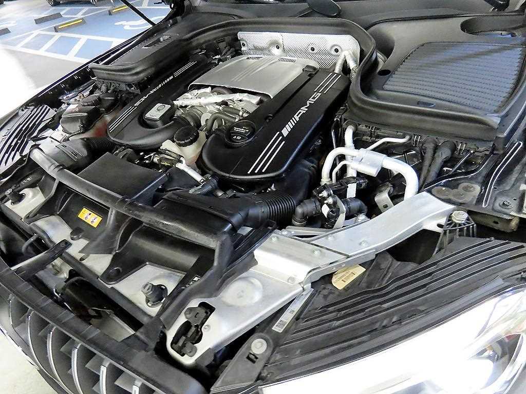 Mercedes Benz GLC Class 2018 Negro - Importación desde Corea - HF Imports Iquique - Foto 19