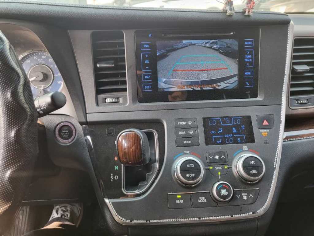 Toyota Siena - Vista 7