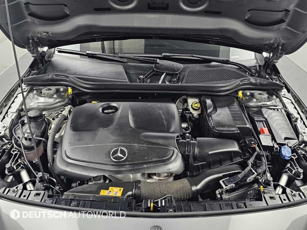 Mercedes Benz GLA Class - Vista 6