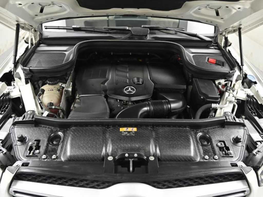 Mercedes Benz GLE Class - Vista 6