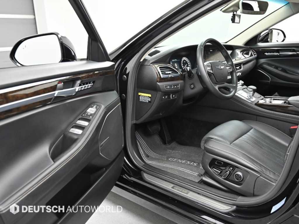 Genesis G90 - Vista 11