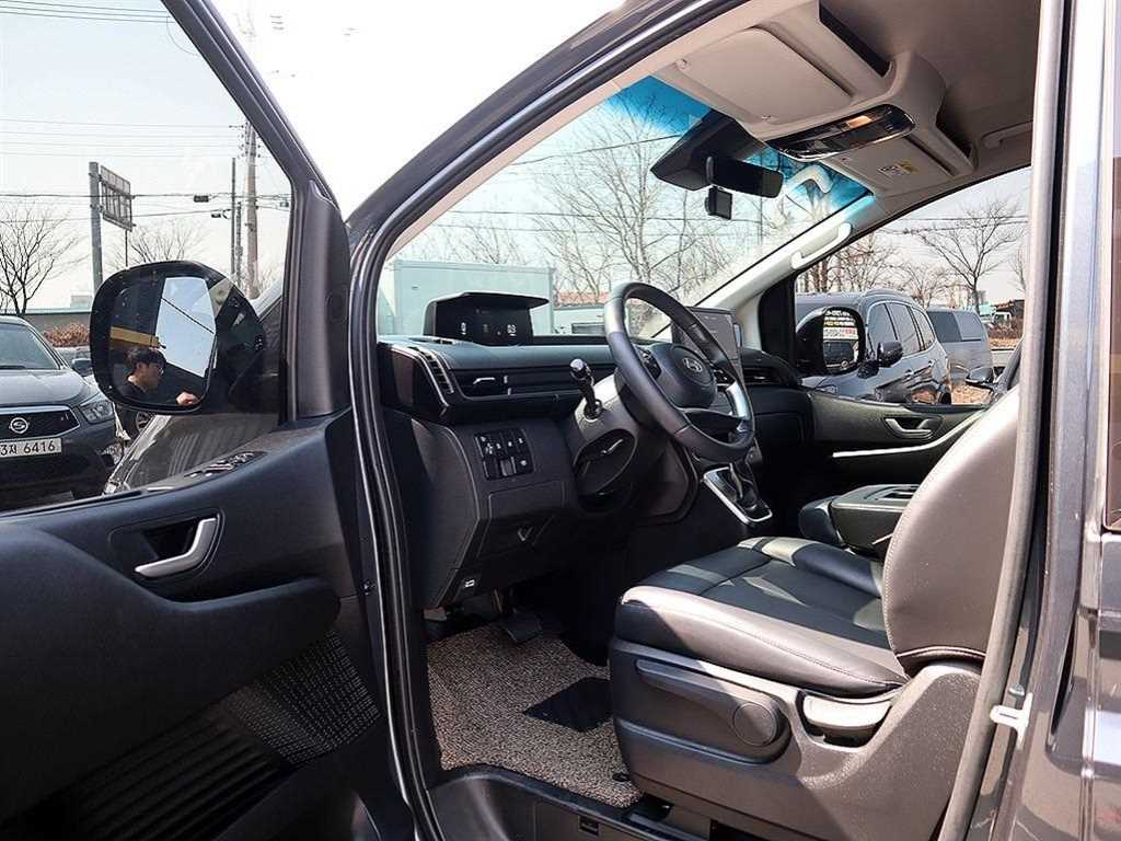 HYUNDAI Staria - Vista 5