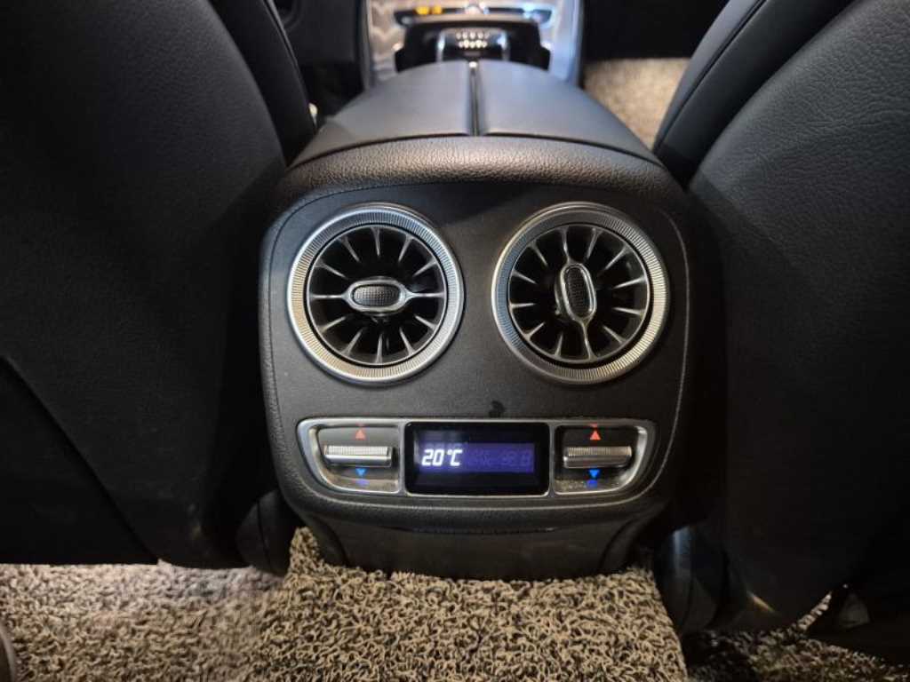 Mercedes Benz CLS Class - Vista 10