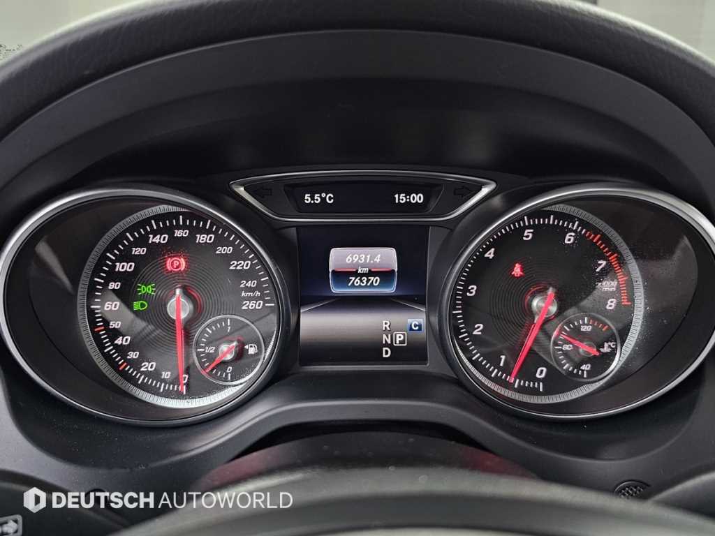 Mercedes Benz GLA Class - Vista 8