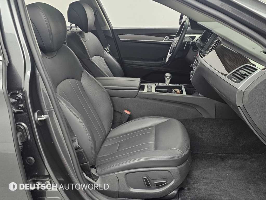 Genesis G80 - Vista 10