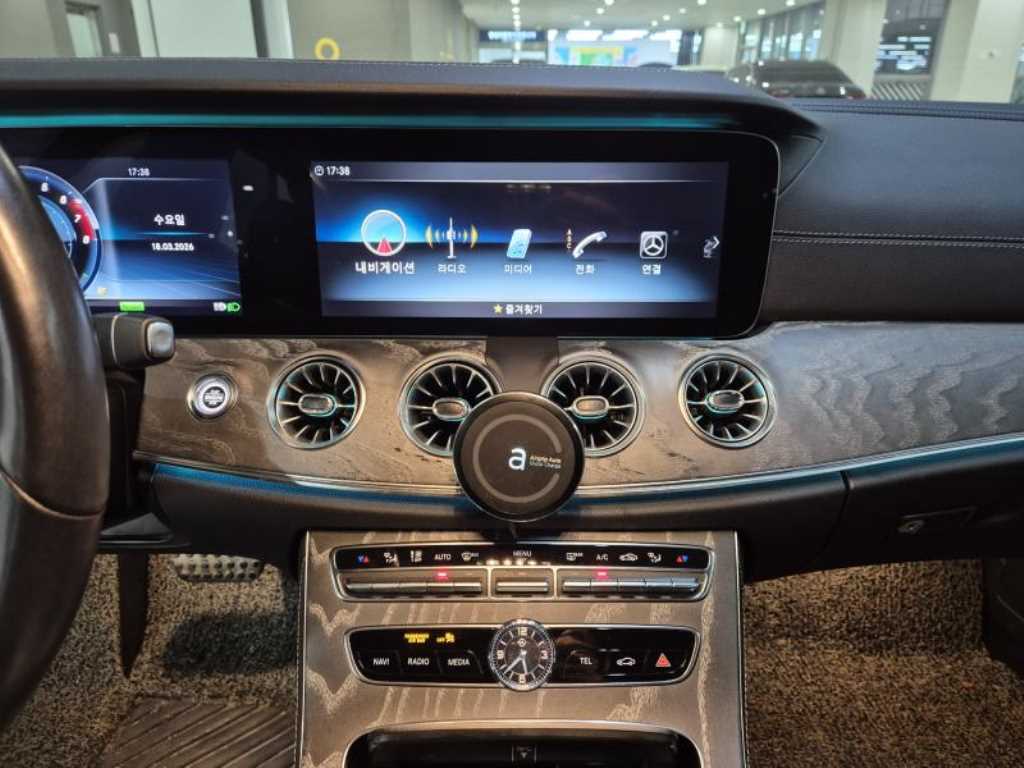 Mercedes Benz CLS Class - Vista 8