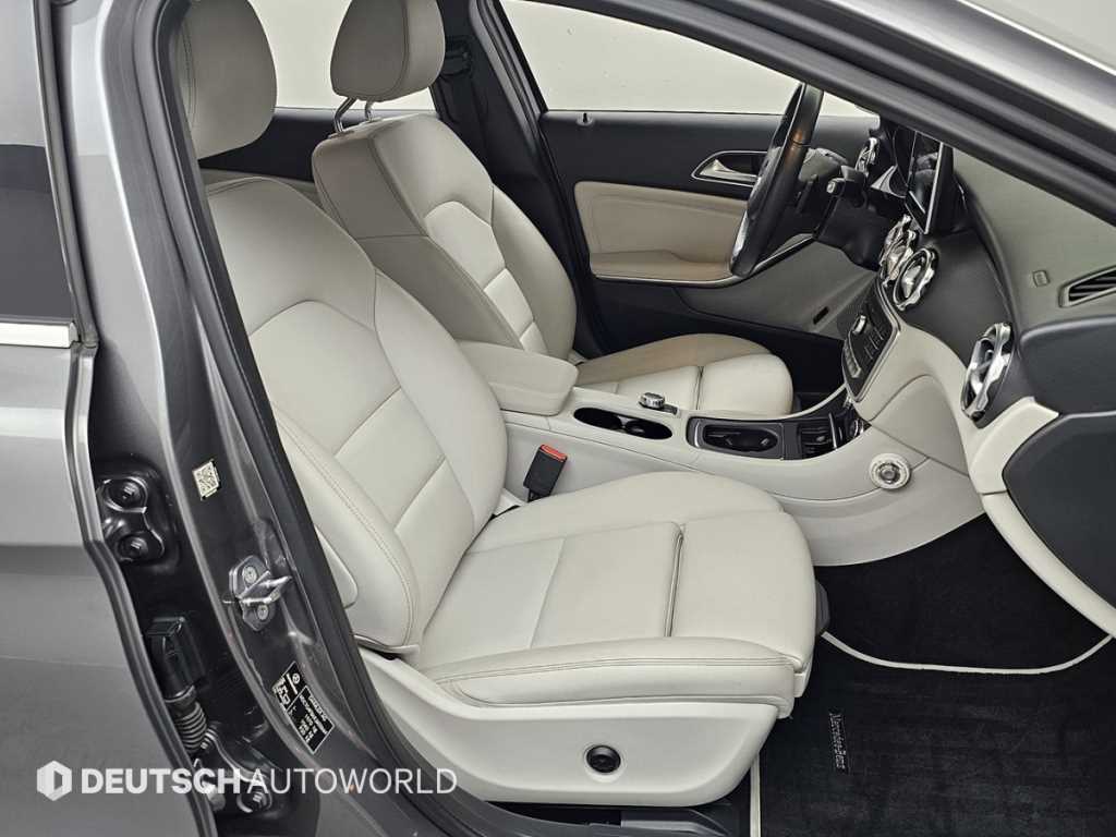 Mercedes Benz GLA Class - Vista 10