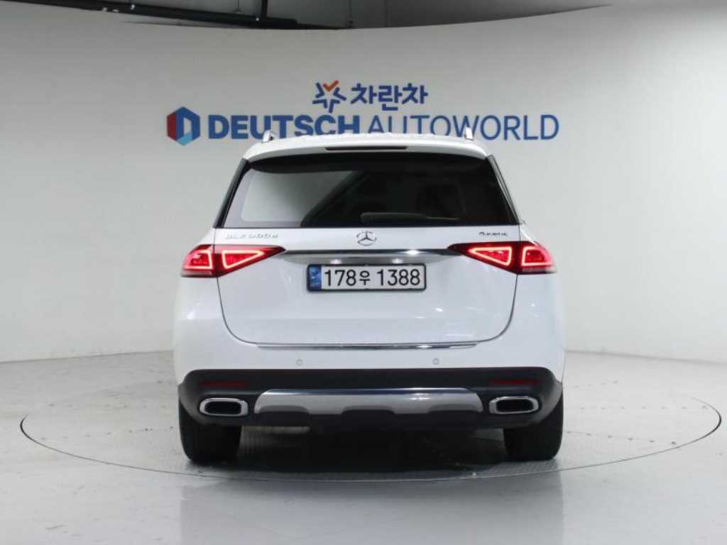 Mercedes Benz GLE Class - Vista 4