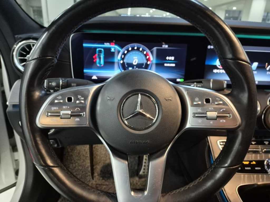 Mercedes Benz CLS Class - Vista 9