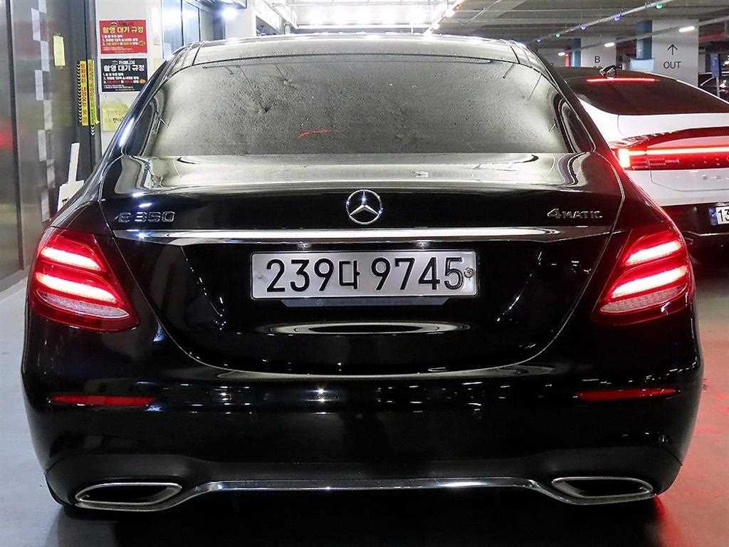 Mercedes Benz E class - Vista 5