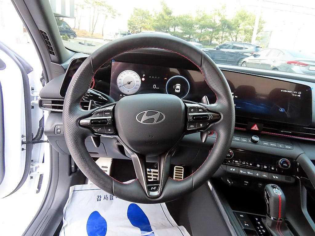 HYUNDAI Avante - Vista 8