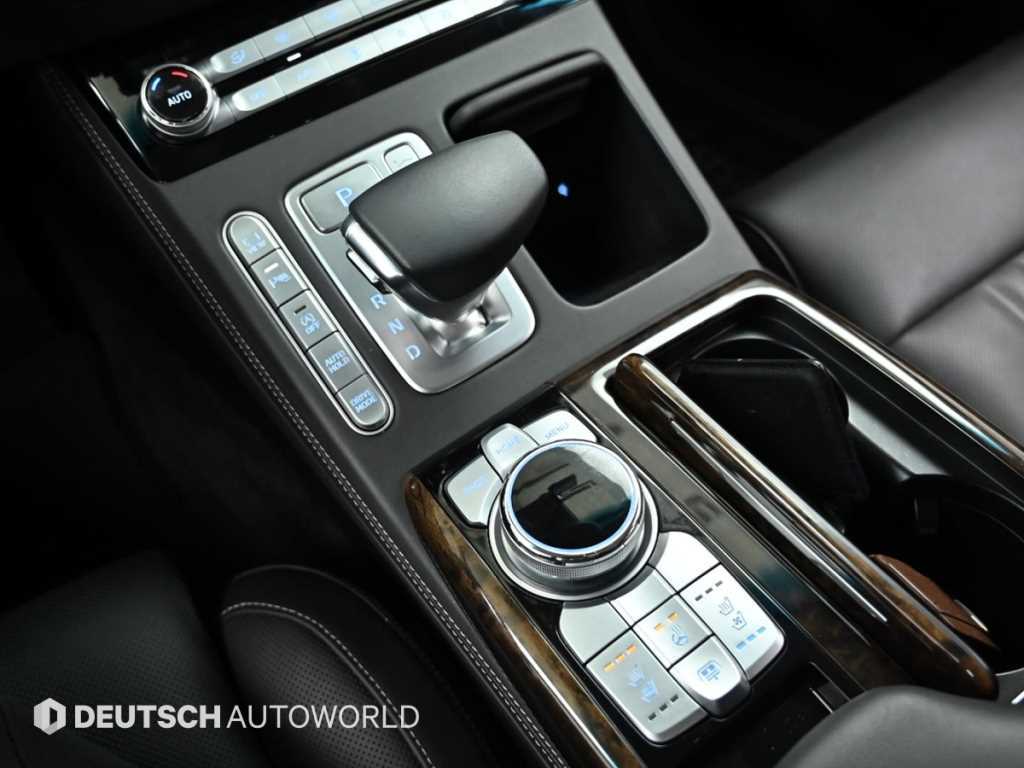 Genesis G90 - Vista 9